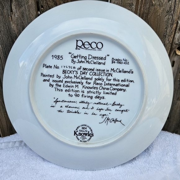 Getting Dressed Decorative Plate with Girl and Doll 1985 - Picture 12 of 15